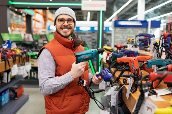 Perceuse, visseuse, boulonneuse : quelles sont les différences entre ces outils ?